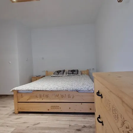 Tatra Z Widokiem Na Gory *