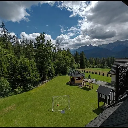 Tatra Z Widokiem Na Gory *