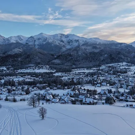 Tatra Z Widokiem Na Gory *