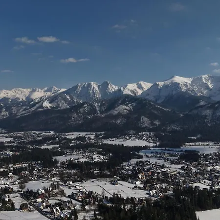 Tatra Z Widokiem Na Gory *